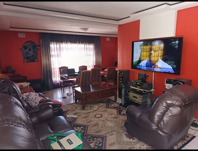 3 BEDROOM FREEHOLD FOR SALE IN GUGULETU